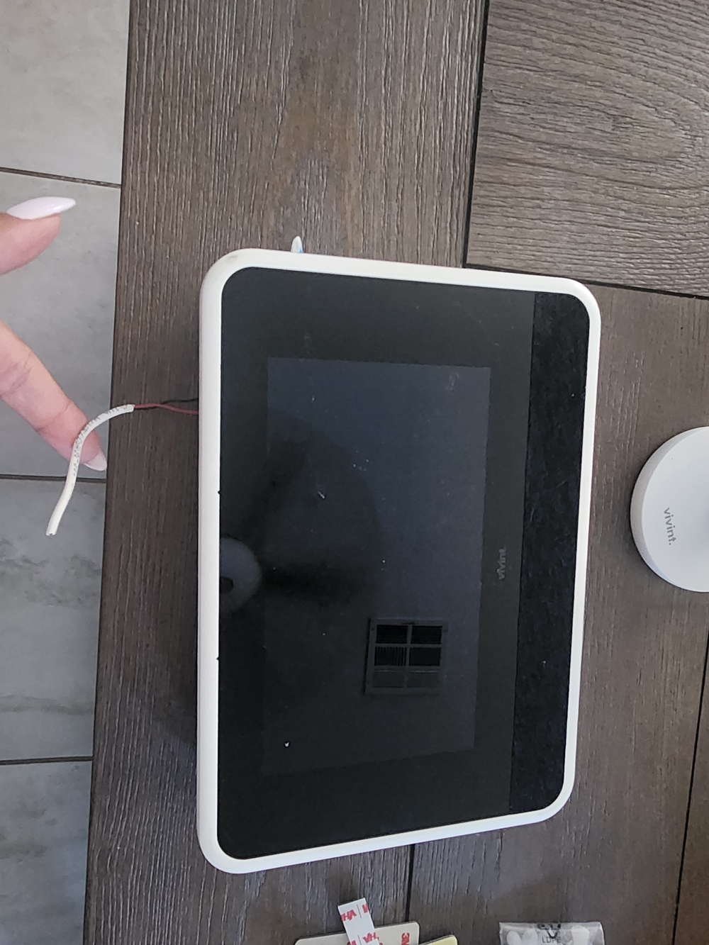 Smart VIVINT Home Hub Touchscreen Display - White and Black